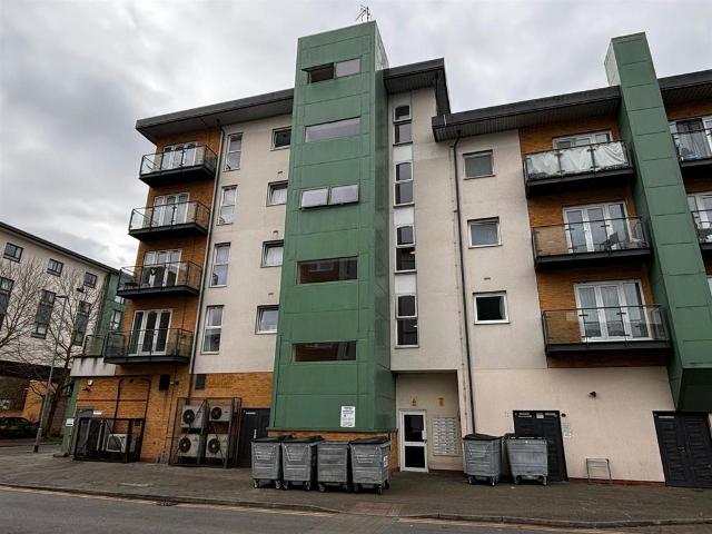 2 bedroom flat for sale