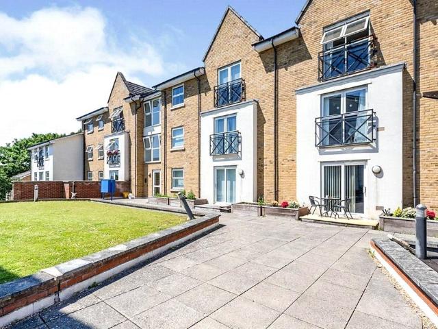 2 bedroom flat for sale