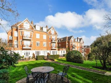 2 bedroom flat for sale