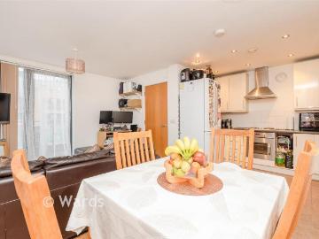 2 bedroom flat for sale