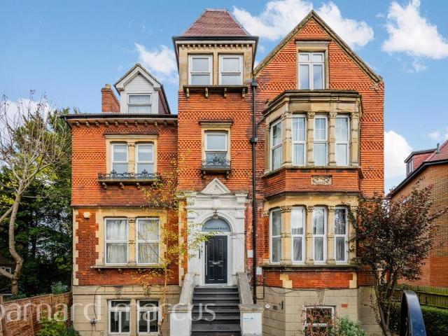 2 bedroom flat for sale