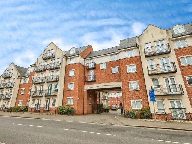 2 bedroom flat for sale