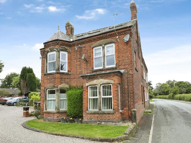 2 bedroom flat for sale