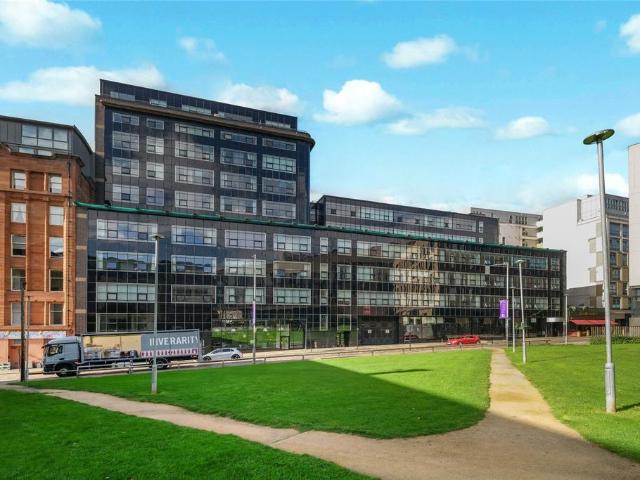 2 bedroom flat for sale