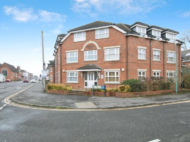 2 bedroom flat for sale