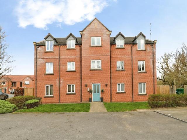2 bedroom flat for sale