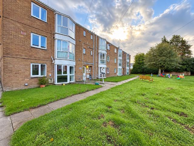 2 bedroom flat for sale