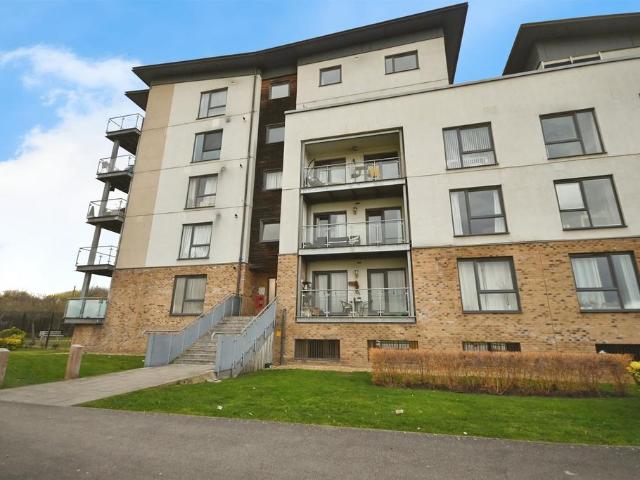 2 bedroom flat for sale