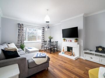 2 bedroom flat for sale