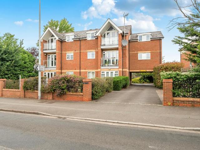 2 bedroom flat for sale