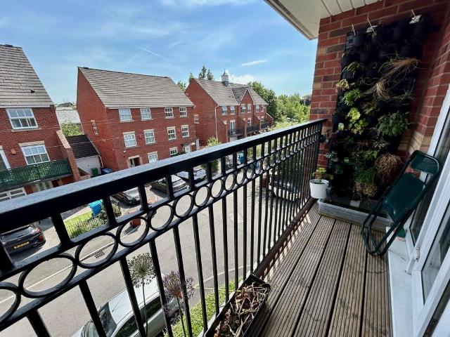 2 bedroom flat for sale