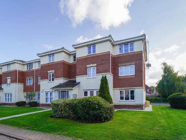 2 bedroom flat for sale