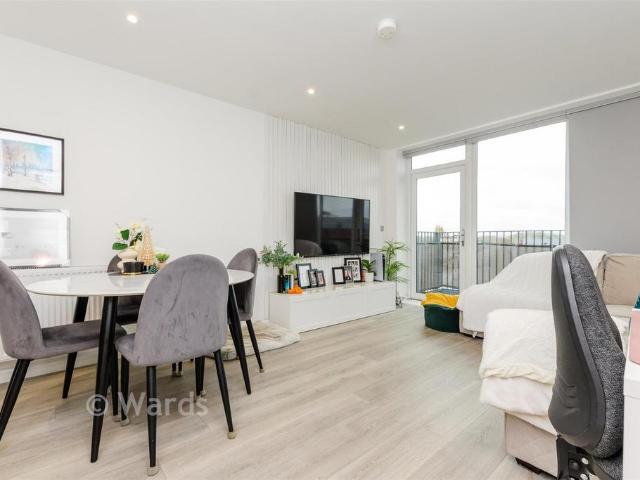 2 bedroom flat for sale