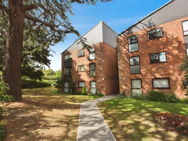 2 bedroom flat for sale