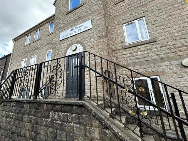2 bedroom flat for sale