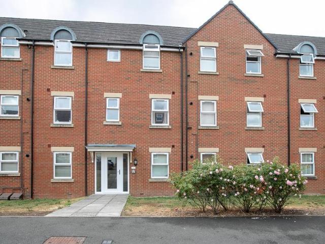 2 bedroom flat for sale