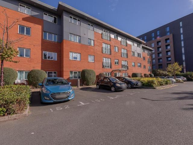 2 bedroom flat for sale