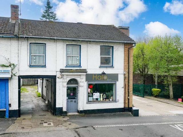 2 bedroom flat for sale