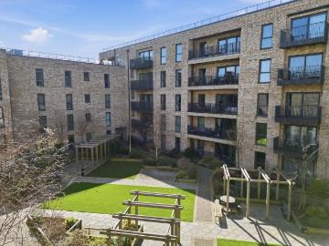 2 bedroom flat for sale
