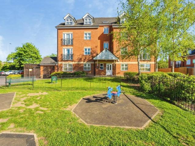 2 bedroom flat for sale