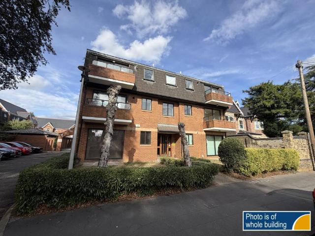 2 bedroom flat for sale