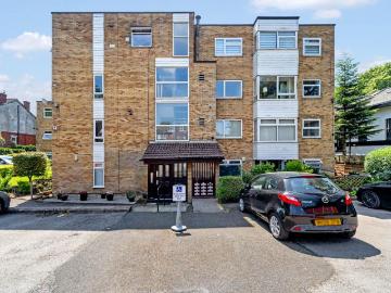 2 bedroom flat for sale