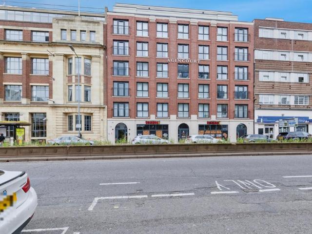 2 bedroom flat for sale