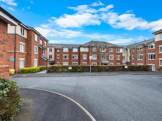2 bedroom flat for sale