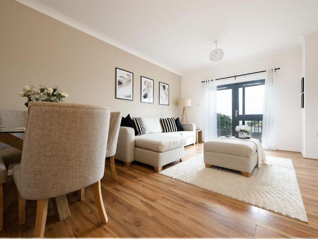 2 bedroom flat for sale
