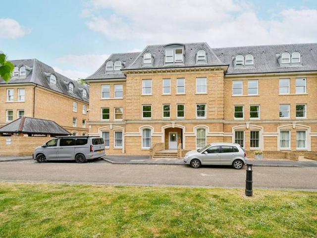 2 bedroom flat for sale