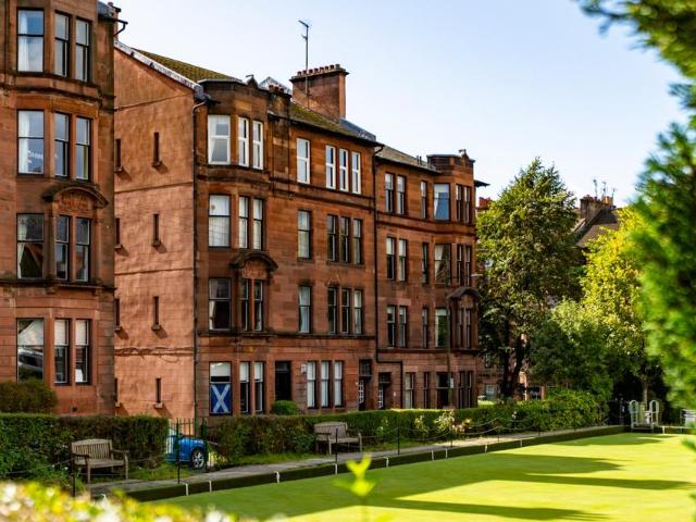 2 bedroom flat for sale