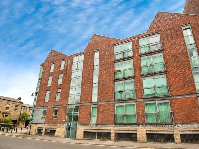 2 bedroom flat for sale