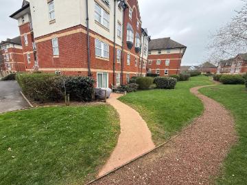 2 bedroom flat for sale