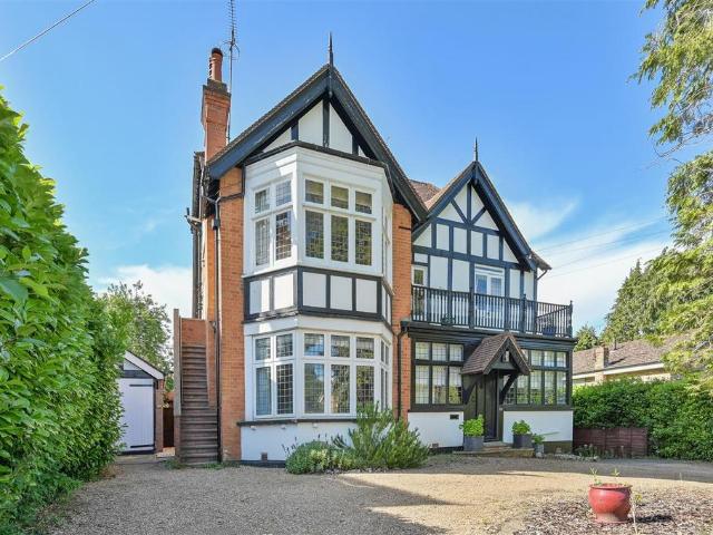 2 bedroom maisonette for sale