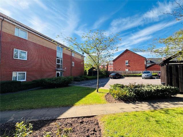 2 bedroom flat for sale