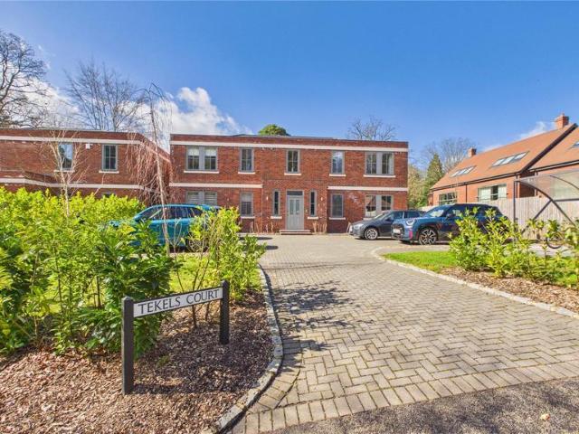 2 bedroom flat for sale