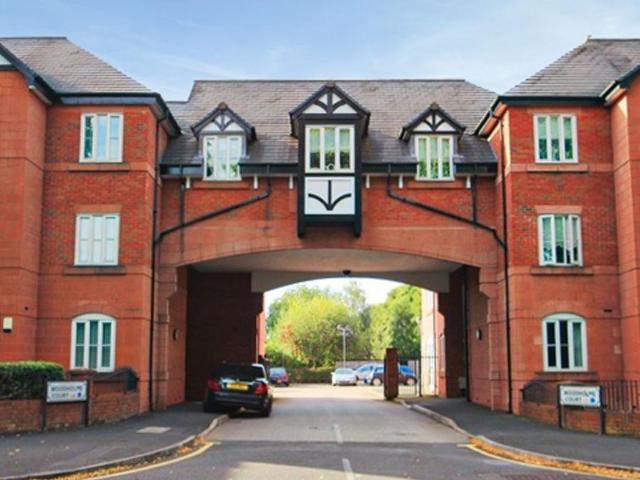 2 bedroom flat for sale