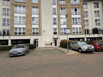 2 bedroom flat for sale