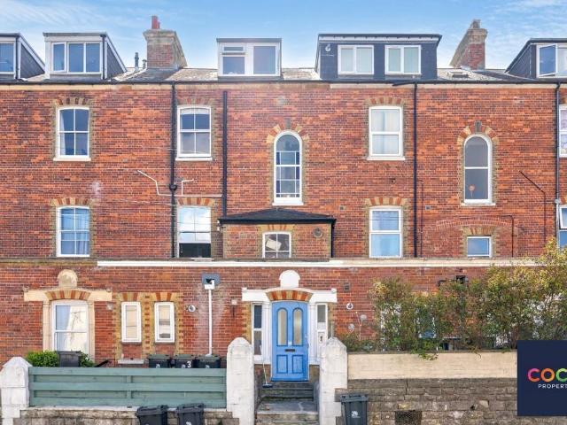 3 bedroom flat for sale