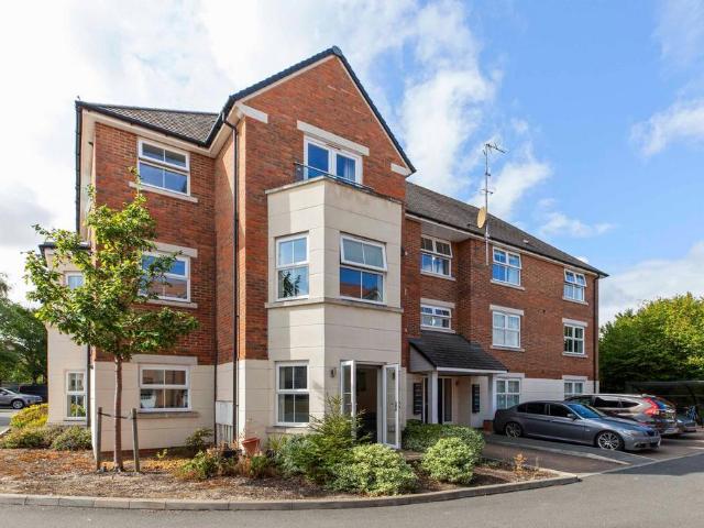 2 bedroom flat for sale