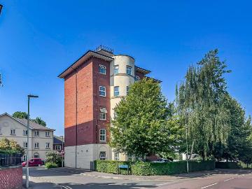2 bedroom flat for sale