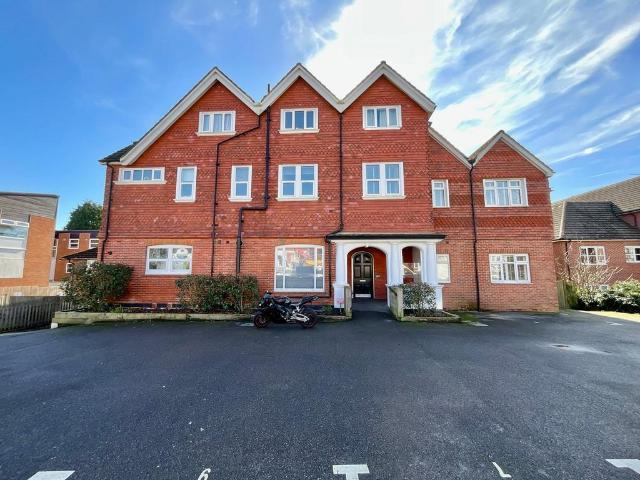 2 bedroom flat for sale