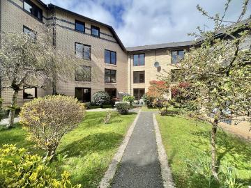 2 bedroom flat for sale