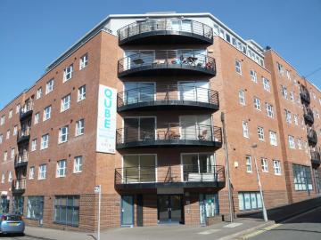 2 bedroom flat for sale