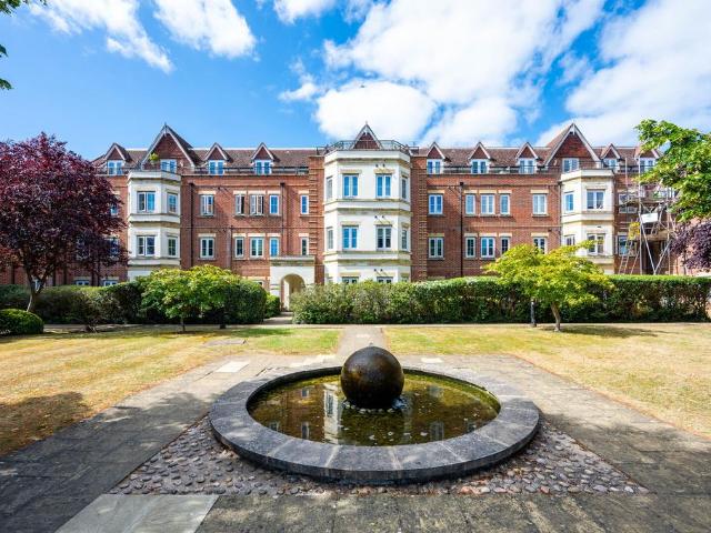 2 bedroom flat for sale