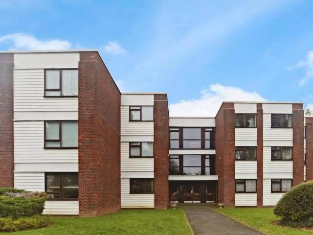 2 bedroom flat for sale