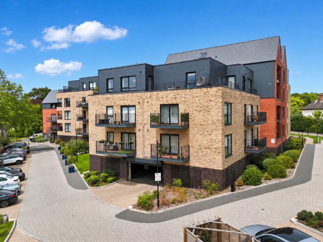 2 bedroom flat for sale