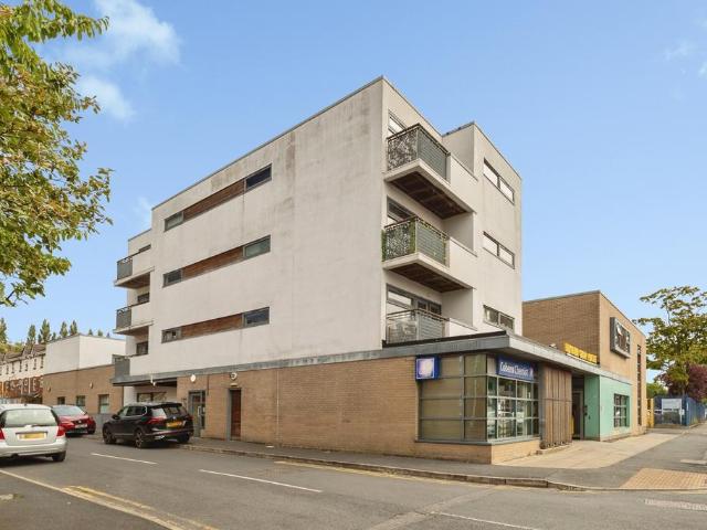 2 bedroom flat for sale