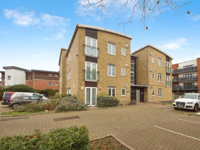 2 bedroom flat for sale