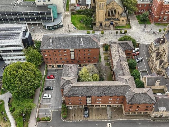 2 bedroom flat for sale